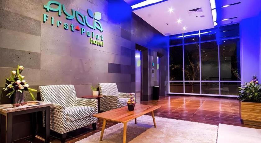 Ayola First Point Hotel Pekanbaru Exterior foto